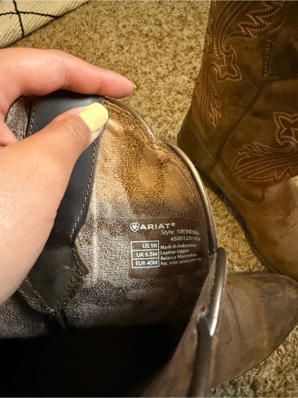 Ariat Brown Leather Western Boots with Decorative Stitching - Picture 2 of 8